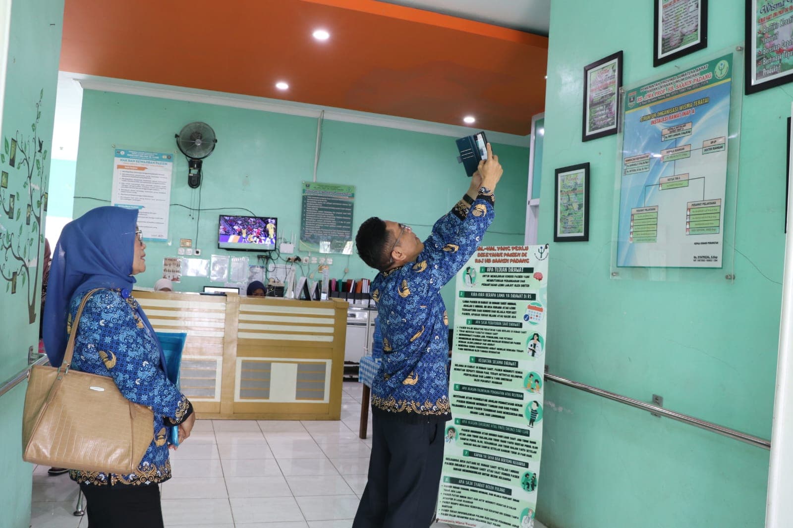 RSJ Prof. HB. Saanin Terima Kunjungan Balai Bahasa Sumatera Barat untuk Pengawasan Penggunaan Bahasa Indonesia